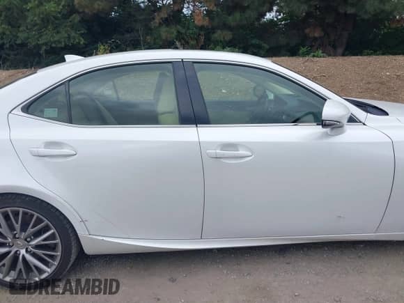 2016 Lexus IS 300/350 z VIN JTHCM1D23G5003909, wystawiony jako IAAI lot #43059041 z przebiegiem 118 366 mil mil oraz . Historia ofert i sprzedaży dostępna na DreamBid. Obrazek 14.