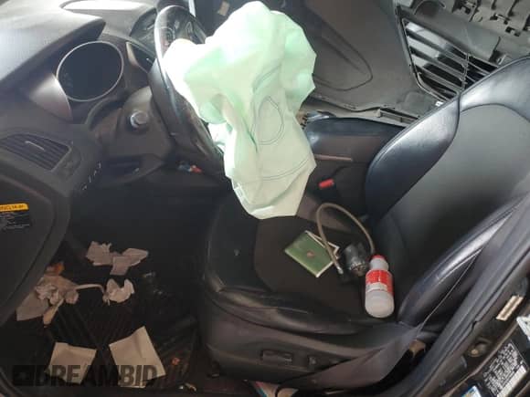 2014 Hyundai Tucson Walking Dead Edition с VIN KM8JUCAG3EU790606, выставлен на аукционе Copart как лот 71164355 с пробегом 169 552 миль миль и Списание • Salvage title. История ставок и продаж доступна на DreamBid. Изображение 7.