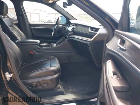 2024 Jeep Grand Cherokee with VIN 1C4RJYB66RC129280, listed as a IAAI auction lot 43111711 with 44,981 mi miles and . Bid and sale history available at DreamBid. Image 5.