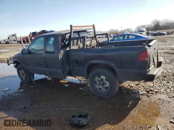 1998 Chevrolet S-10 LS with VIN 1GCCT19W8W8168304, listed as a Copart auction lot 51674375 with Not provided miles and Salvage title. Bid and sale history available at DreamBid. Image 2.