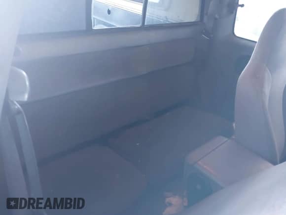 2000 Dodge Dakota with VIN 1B7GL22X6YS526029, listed as a IAAI auction lot 43597002 with 208,306 mi miles and . Bid and sale history available at DreamBid. Image 8.