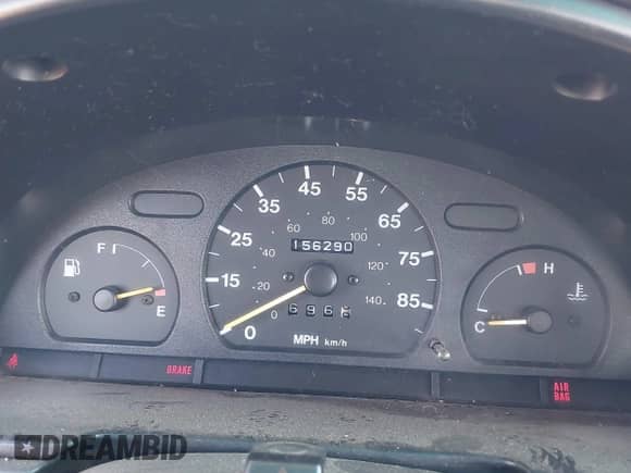 2000 Chevrolet Metro Lsi z VIN 2C1MR5226Y6715724, wystawiony jako IAAI lot #42726106 z przebiegiem 156 290 mil mil oraz . Historia ofert i sprzedaży dostępna na DreamBid. Obrazek 7.