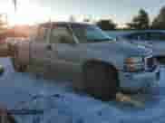 2006 GMC Sierra 1500 SLE1 z VIN 1GTEK19B66Z209712, wystawiony jako Copart lot #88213255 z przebiegiem 237 760 mil mil oraz Czysty tytuł • Clean title. Historia ofert i sprzedaży dostępna na DreamBid. Obrazek 4.
