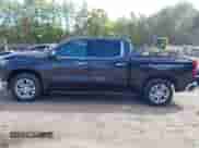 2022 Chevrolet Silverado 1500 LTZ z VIN 2GCUDGED2N1508783, wystawiony jako IAAI lot #43233103 z przebiegiem Nie podano mil oraz . Historia ofert i sprzedaży dostępna na DreamBid. Obrazek 14.