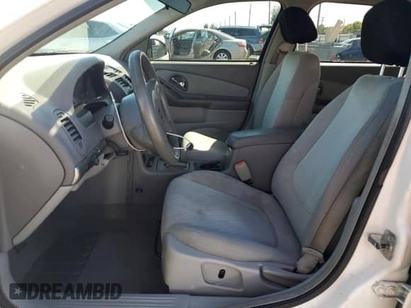 2004 Chevrolet Malibu z VIN 1G1ZS52FX4F129083, wystawiony jako Copart lot #84397055 z przebiegiem 177 499 mil mil oraz Szkoda całkowita • Salvage title. Historia ofert i sprzedaży dostępna na DreamBid. Obrazek 7.