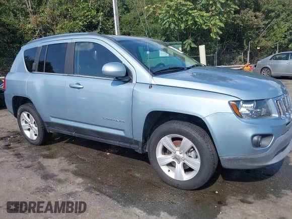 2014 Jeep Compass Latitude с VIN 1C4NJDEB3ED537241, выставлен на аукционе IAAI как лот 43292757 с пробегом 63 406 миль миль и . История ставок и продаж доступна на DreamBid. Изображение 1.