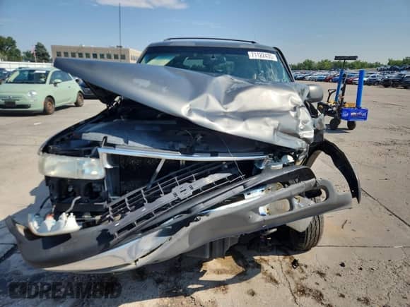 2001 Chevrolet Suburban LT с VIN 3GNFK16T11G174952, выставлен на аукционе Copart как лот 71122435 с пробегом Не указан миль и Списание • Salvage title. История ставок и продаж доступна на DreamBid. Изображение 5.