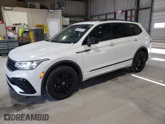 2022 Volkswagen Tiguan SE R-Line Black с VIN 3VV8B7AX2NM056335, выставлен на аукционе Copart как лот 65945165 с пробегом 45 530 миль миль и Списание • Salvage title. История ставок и продаж доступна на DreamBid. Изображение 1.