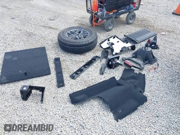 2024 Jeep Wrangler Willys с VIN 1C4PJXDG6RW331770, выставлен на аукционе IAAI как лот 41879849 с пробегом 6 100 миль миль и . История ставок и продаж доступна на DreamBid. Изображение 12.