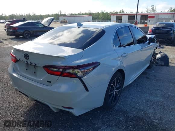 2022 Toyota Camry SE с VIN 4T1G11AK9NU017876, выставлен на аукционе IAAI как лот 43339411 с пробегом 129 171 миль миль и . История ставок и продаж доступна на DreamBid. Изображение 4.