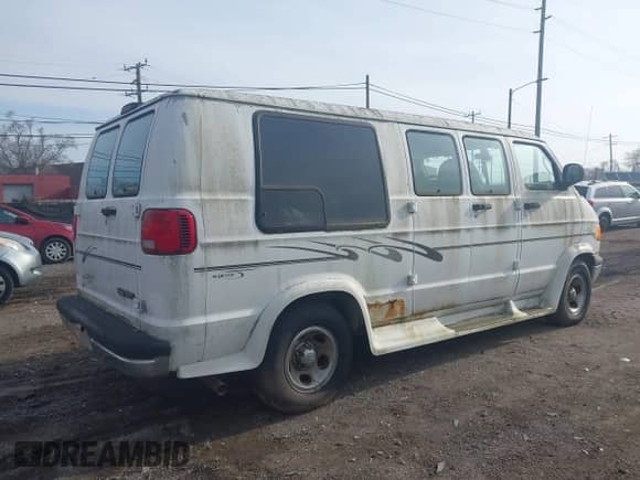 2002 Dodge Cargo with VIN 2B6HB11Y52K125122, listed as a IAAI auction lot 42017425 with 102,699 mi miles and . Bid and sale history available at DreamBid. Image 4.