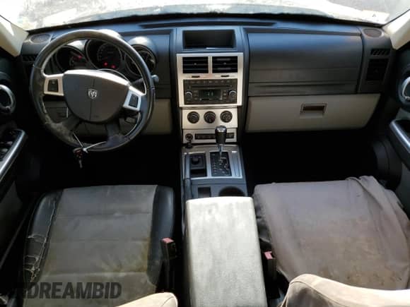 2008 Dodge Nitro SLT с VIN 1D8GU58K58W128573, выставлен на аукционе Copart как лот 77188944 с пробегом 120 356 миль миль и Чистый • Clean title. История ставок и продаж доступна на DreamBid. Изображение 8.