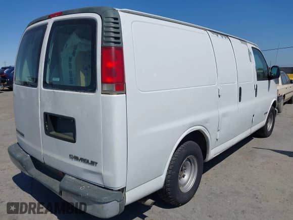 1999 Chevrolet Express с VIN 1GCFG15M8X1044680, выставлен на аукционе IAAI как лот 42466789 с пробегом Не указан миль и . История ставок и продаж доступна на DreamBid. Изображение 4.