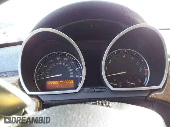 2006 BMW Z4 3.0i с VIN 4USBU33596LW66331, выставлен на аукционе IAAI как лот 41608940 с пробегом 122 838 миль миль и . История ставок и продаж доступна на DreamBid. Изображение 7.