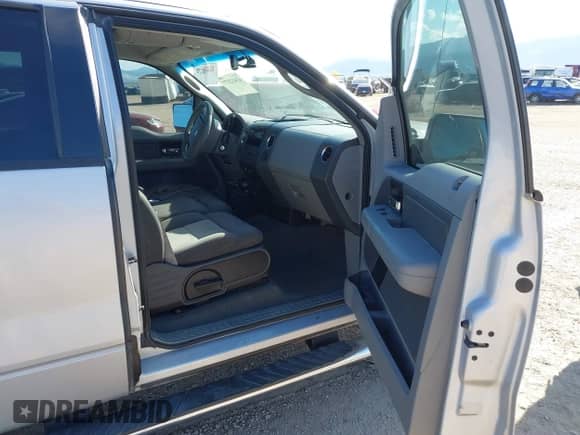 2006 Ford F-150 XLT with VIN 1FTPX14556NB49795, listed as a IAAI auction lot 43412377 with 243,071 mi miles and . Bid and sale history available at DreamBid. Image 5.