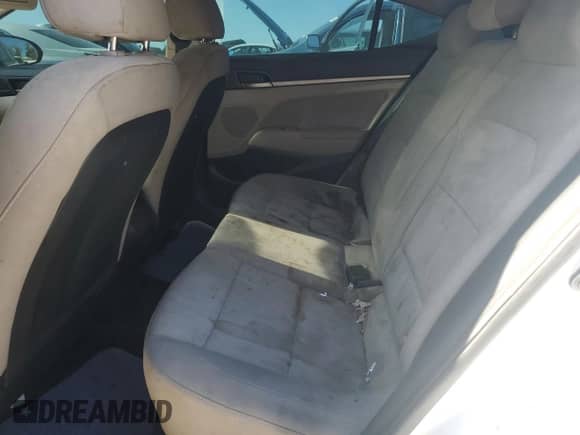 2017 Hyundai Elantra Value Edition z VIN 5NPD84LF0HH001522, wystawiony jako Copart lot #84158985 z przebiegiem 151 387 mil mil oraz Czysty tytuł • Clean title. Historia ofert i sprzedaży dostępna na DreamBid. Obrazek 10.