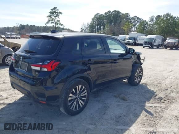 2022 Mitsubishi Outlander SE z VIN JA4APVAU6NU013439, wystawiony jako IAAI lot #41839618 z przebiegiem 35 306 mil mil oraz . Historia ofert i sprzedaży dostępna na DreamBid. Obrazek 4.