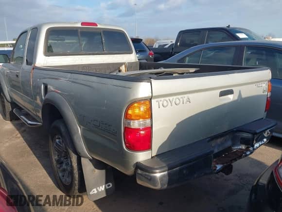 2004 Toyota Tacoma с VIN 5TEWM72NX4Z348782, выставлен на аукционе IAAI как лот 41230282 с пробегом 281 640 миль миль и . История ставок и продаж доступна на DreamBid. Изображение 3.