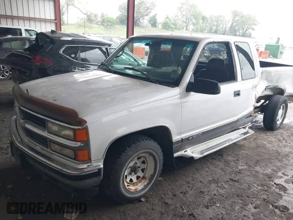 1996 Chevrolet Silverado 1500 с VIN 2GCEC19R6T1205612, выставлен на аукционе IAAI как лот 42381693 с пробегом 194 859 миль миль и . История ставок и продаж доступна на DreamBid. Изображение 2.