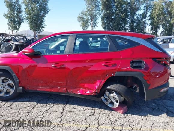 2024 Hyundai Tucson SE z VIN 5NMJA3DE5RH432427, wystawiony jako IAAI lot #42709116 z przebiegiem 9 260 mil mil oraz . Historia ofert i sprzedaży dostępna na DreamBid. Obrazek 6.