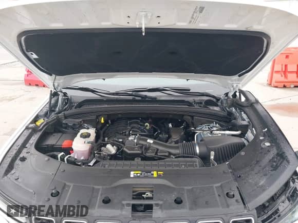 2025 Jeep Grand Cherokee Altitude with VIN 1C4RJGAG1SC284247, listed as a IAAI auction lot 42153557 with 4,539 mi miles and . Bid and sale history available at DreamBid. Image 10.