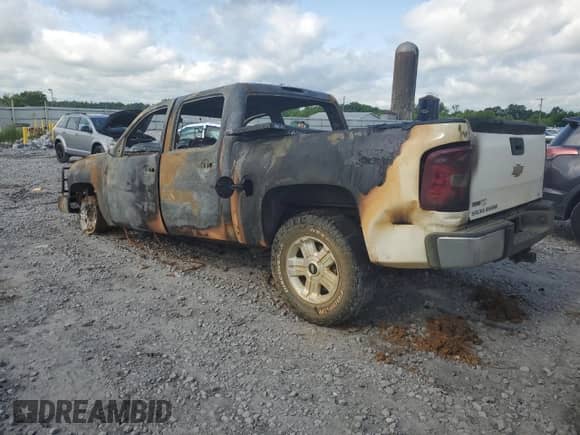2011 Chevrolet Silverado 1500 LS z VIN 3GCPKREA2BG214100, wystawiony jako Copart lot #56740355 z przebiegiem Nie podano mil oraz Nie do naprawy • Non repairable. Historia ofert i sprzedaży dostępna na DreamBid. Obrazek 2.
