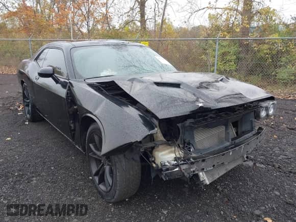 2016 Dodge Challenger SXT Plus z VIN 2C3CDZAG6GH120624, wystawiony jako IAAI lot #43501177 z przebiegiem 124 424 mil mil oraz . Historia ofert i sprzedaży dostępna na DreamBid. Obrazek 6.