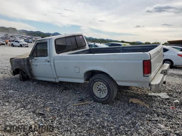 1987 Ford F-150 z VIN 1FTEF14N5HNA69572, wystawiony jako Copart lot #70279115 z przebiegiem Nie podano mil oraz Nie do naprawy • Non repairable. Historia ofert i sprzedaży dostępna na DreamBid. Obrazek 2.