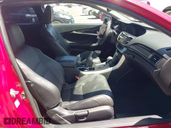 2015 Honda Accord EX-L z VIN 1HGCT2B88FA006054, wystawiony jako IAAI lot #42831090 z przebiegiem 69 729 mil mil oraz . Historia ofert i sprzedaży dostępna na DreamBid. Obrazek 5.