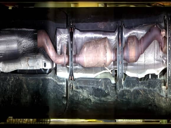 2021 Toyota Camry SE z VIN 4T1G11AK7MU600509, wystawiony jako Copart lot #84381585 z przebiegiem 80 060 mil mil oraz Czysty tytuł • Clean title. Historia ofert i sprzedaży dostępna na DreamBid. Obrazek 13.