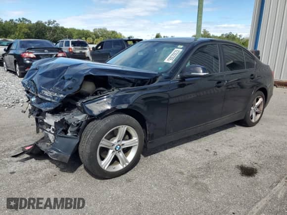 2014 BMW 3 Series 320i xDrive с VIN WBA3C3C5XEF985258, выставлен на аукционе Copart как лот 82362305 с пробегом 164 670 миль миль и Списание • Salvage title. История ставок и продаж доступна на DreamBid. Изображение 1.