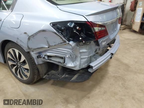 2017 Honda Accord with VIN JHMCR6F33HC001014, listed as a IAAI auction lot 42557200 with 75,397 mi miles and . Bid and sale history available at DreamBid. Image 6.