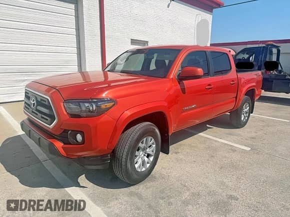 2017 Toyota Tacoma SR5 z VIN 3TMAZ5CN4HM037804, wystawiony jako Copart lot #86278135 z przebiegiem 119 886 mil mil oraz Czysty tytuł • Clean title. Historia ofert i sprzedaży dostępna na DreamBid. Obrazek 2.