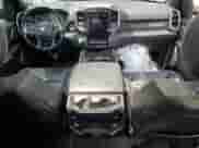 2021 Ram 1500 Laramie z VIN 1C6SRFRT2MN570208, wystawiony jako Copart lot #63192945 z przebiegiem 45 477 mil mil oraz Szkoda całkowita • Salvage title. Historia ofert i sprzedaży dostępna na DreamBid. Obrazek 8.
