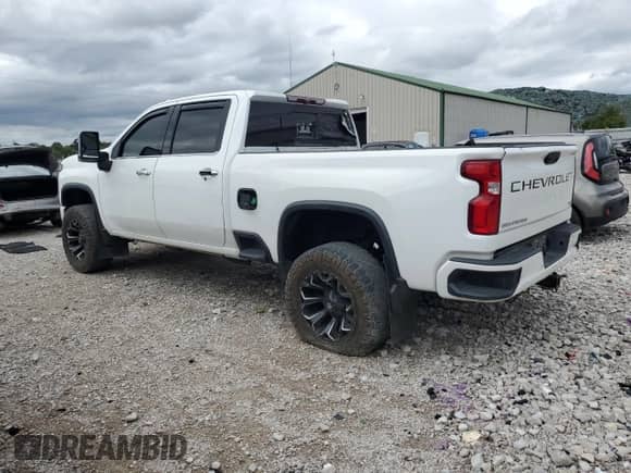 2020 Chevrolet Silverado 3500HD LTZ z VIN 1GC4YUEY4LF126864, wystawiony jako Copart lot #84221105 z przebiegiem 151 736 mil mil oraz Szkoda całkowita • Salvage title. Historia ofert i sprzedaży dostępna na DreamBid. Obrazek 2.