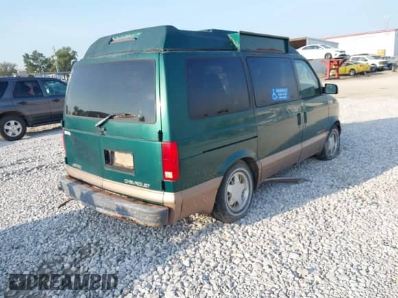 1998 Chevrolet Astro с VIN 1GNEL19WXWB212712, выставлен на аукционе IAAI как лот 43232318 с пробегом 122 484 миль миль и . История ставок и продаж доступна на DreamBid. Изображение 4.