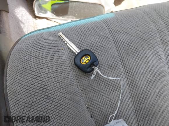 1995 Toyota Camry DX z VIN 4T1SK11E7SU593303, wystawiony jako IAAI lot #42673481 z przebiegiem 258 849 mil mil oraz . Historia ofert i sprzedaży dostępna na DreamBid. Obrazek 11.