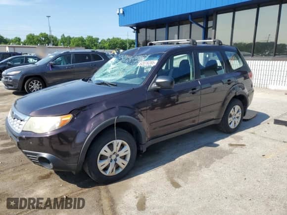 2013 Subaru Forester X z VIN JF2SHAAC7DG406193, wystawiony jako Copart lot #62078285 z przebiegiem 182 547 mil mil oraz Czysty tytuł • Clean title. Historia ofert i sprzedaży dostępna na DreamBid. Obrazek 1.