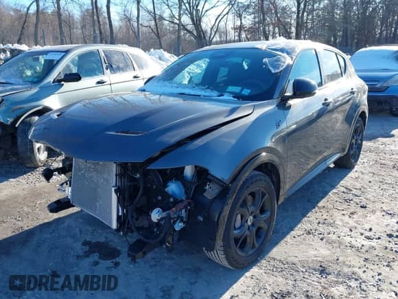 2024 Dodge Hornet R/T Plus z VIN ZACPDFDW1R3A08403, wystawiony jako IAAI lot #41510841 z przebiegiem 2 786 mil mil oraz . Historia ofert i sprzedaży dostępna na DreamBid. Obrazek 6.