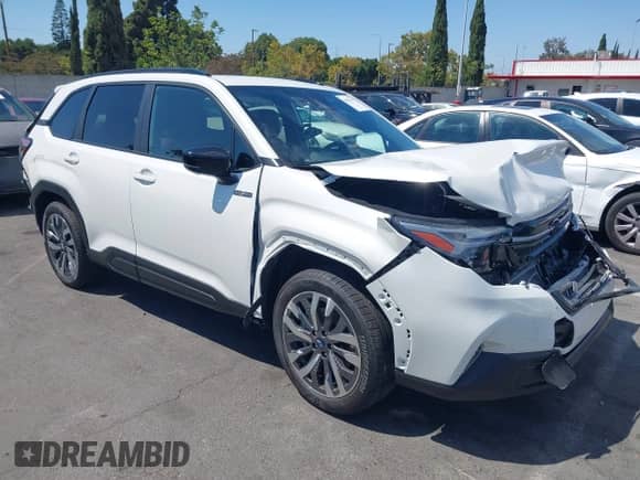 2025 SUBARU FORESTER HYBRID TOURING с VIN JF2SLSTD1SH422066, выставлен на аукционе IAAI как лот 43074277 с пробегом 557 миль миль и . История ставок и продаж доступна на DreamBid. Изображение 1.