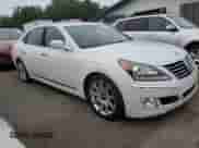2013 Hyundai Equus Signature z VIN KMHGH4JH5DU071711, wystawiony jako Copart lot #67933765 z przebiegiem Nie podano mil oraz Czysty tytuł • Clean title. Historia ofert i sprzedaży dostępna na DreamBid. Obrazek 4.