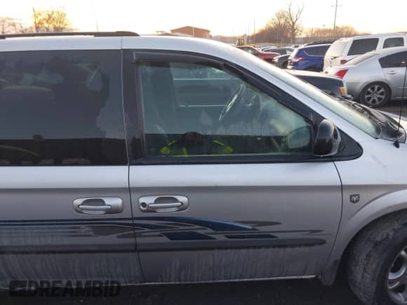 2002 Dodge Caravan SE с VIN 1B4GP45R12B700218, выставлен на аукционе IAAI как лот 41326447 с пробегом 170 238 миль миль и . История ставок и продаж доступна на DreamBid. Изображение 13.
