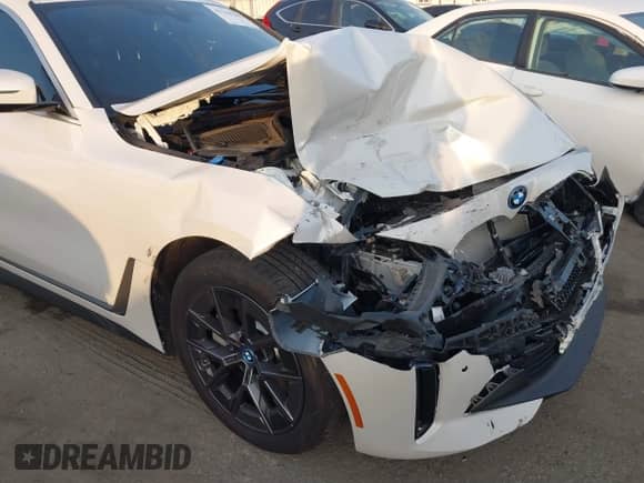 2024 BMW i4 eDrive40 с VIN WBY73AW04RFS99441, выставлен на аукционе IAAI как лот 41225288 с пробегом 557 миль миль и . История ставок и продаж доступна на DreamBid. Изображение 6.