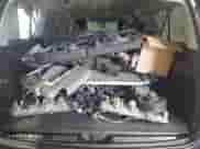 2019 Cadillac Escalade z VIN 1GYS4GKJ7KR327886, wystawiony jako Copart lot #59321585 z przebiegiem 156 070 mil mil oraz Czysty tytuł • Clean title. Historia ofert i sprzedaży dostępna na DreamBid. Obrazek 13.