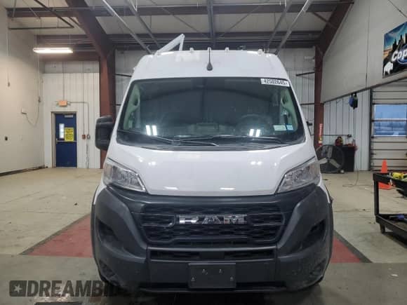 2023 Ram ProMaster Cargo z VIN 3C6LRVBG8PE515332, wystawiony jako Copart lot #42502645 z przebiegiem 21 263 mil mil oraz Szkoda całkowita • Salvage title. Historia ofert i sprzedaży dostępna na DreamBid. Obrazek 5.