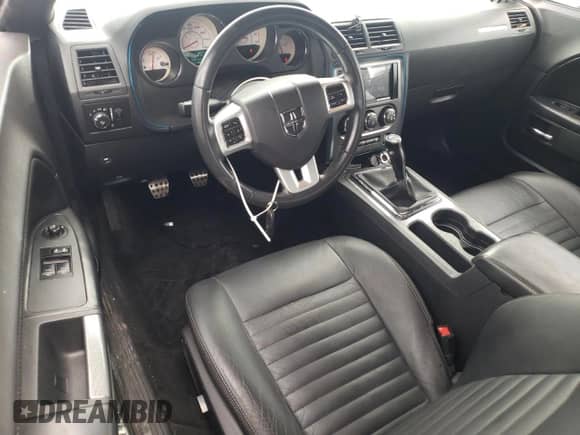 2014 Dodge Challenger R/T с VIN 2C3CDYBT6EH179739, выставлен на аукционе Copart как лот 81823515 с пробегом 107 098 миль миль и Списание • Salvage title. История ставок и продаж доступна на DreamBid. Изображение 8.
