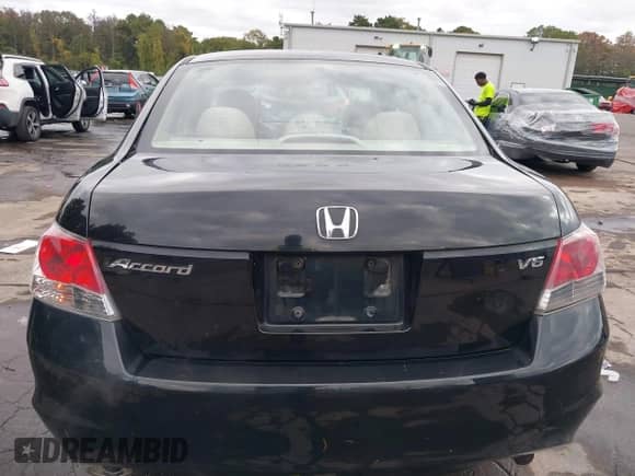 2008 Honda Accord EX z VIN 1HGCP367X8A013358, wystawiony jako IAAI lot #43430153 z przebiegiem 181 003 mil mil oraz . Historia ofert i sprzedaży dostępna na DreamBid. Obrazek 17.