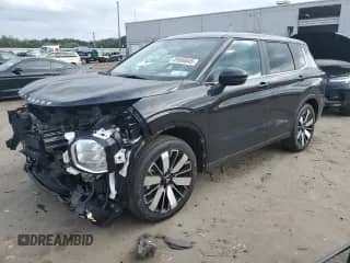 2025 Mitsubishi Outlander SE z VIN JA4J4VA82SZ026117, wystawiony jako Copart lot #81656845 z przebiegiem 1 460 mil mil oraz Szkoda całkowita • Salvage title. Historia ofert i sprzedaży dostępna na DreamBid. Obrazek 1.
