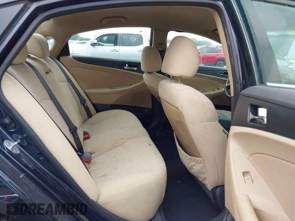 2013 Hyundai Sonata GLS z VIN 5NPEB4AC1DH703857, wystawiony jako IAAI lot #43263235 z przebiegiem 137 335 mil mil oraz . Historia ofert i sprzedaży dostępna na DreamBid. Obrazek 8.