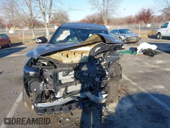2024 Toyota Tacoma SR5 with VIN 3TMLB5JN3RM028853, listed as a IAAI auction lot 40990601 with 10,095 mi miles and . Bid and sale history available at DreamBid. Image 12.
